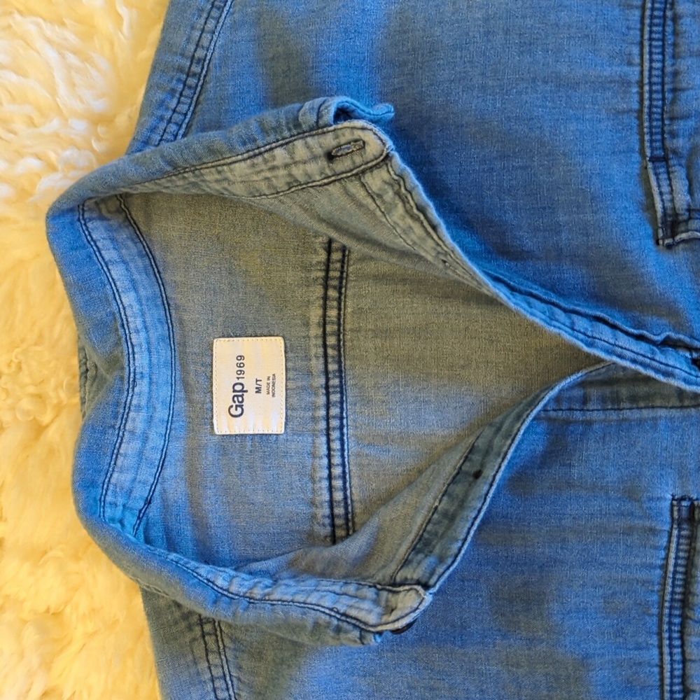 Gap Casual Chambray Button Down Shirt - image 2